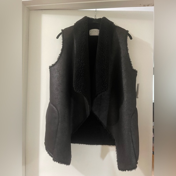 NWT Velvet by Graham and Spencer — Faux Suede / Faux Sherpa Vest - Picture 2 of 6